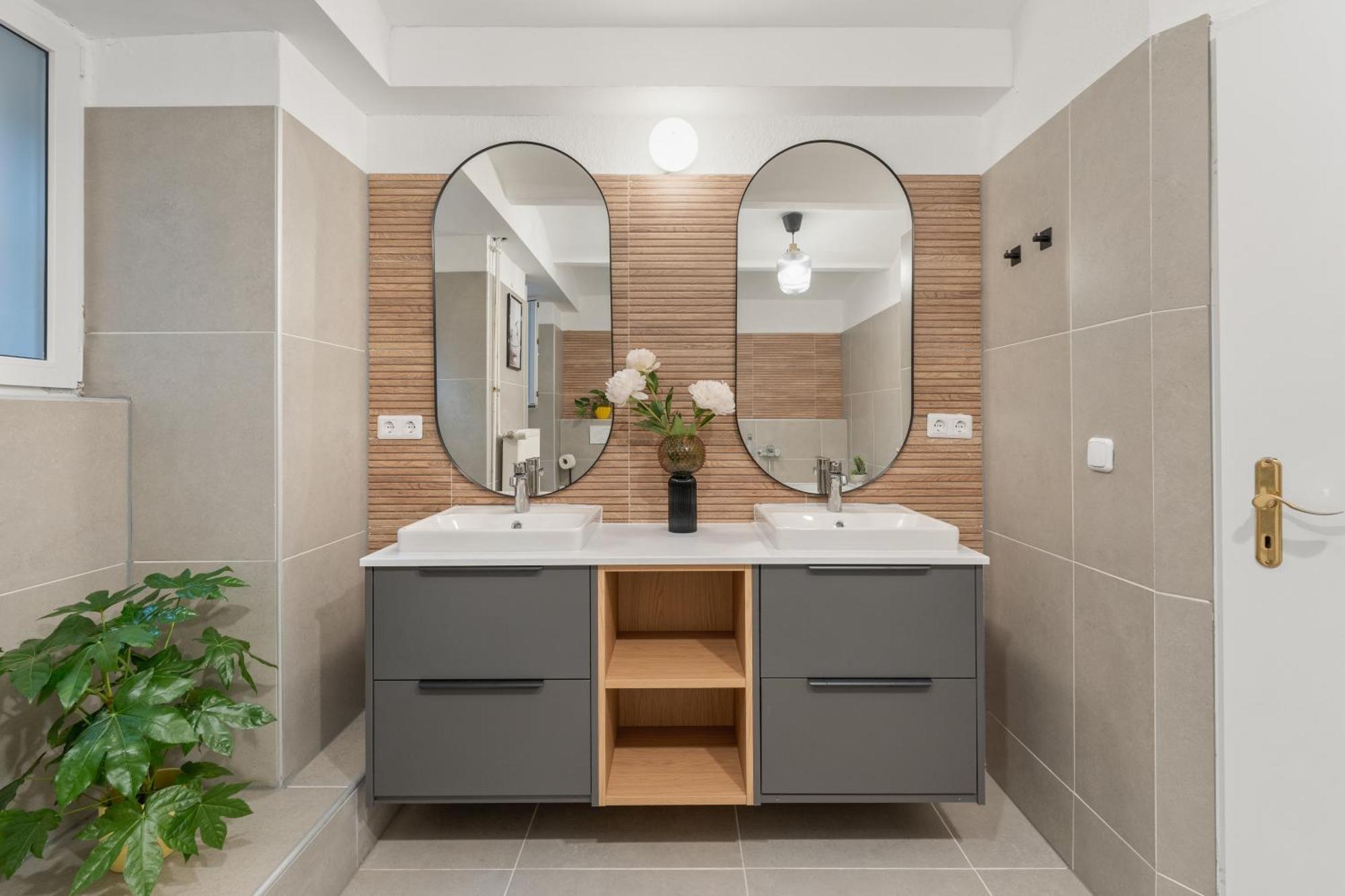 Appartement 33 L With 8 & 3 Bathrooms Berlijn