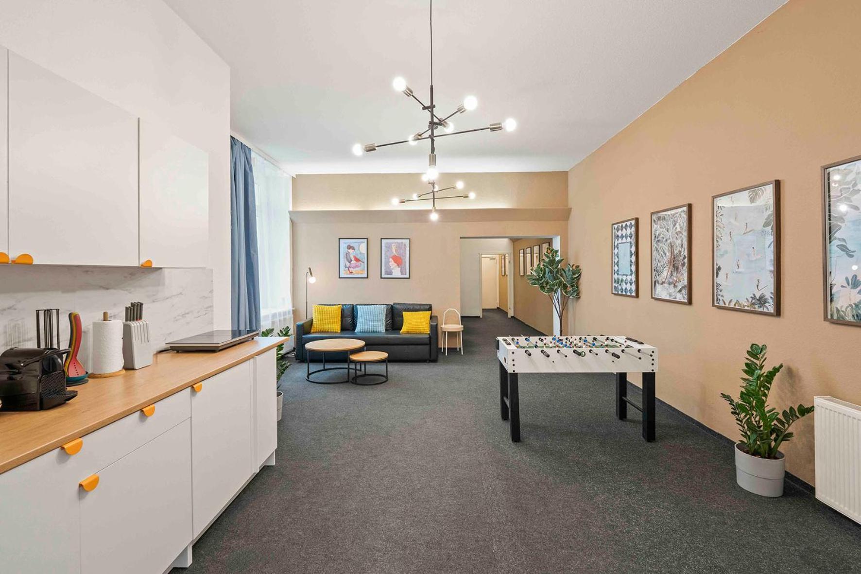 33 L With 8 & 3 Bathrooms Appartement